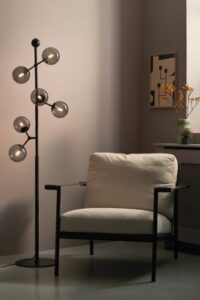 738885 Atom floor lamp smoke LIFESTYLE