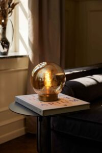 743292 Bubbles table lamp amber LIFESTYLE2